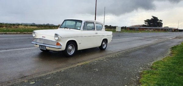 画像1: 1962 フォード　アングリア　フルレストア済み　Ford Anglia