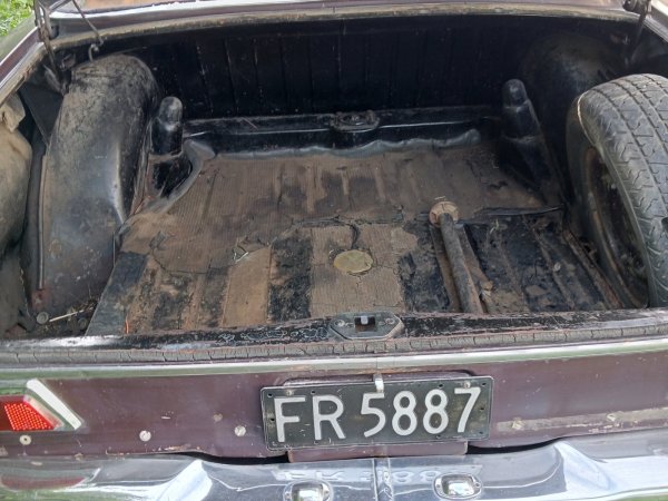 画像9: 1967 Mercedes. Model 110 Fintail　メルセデス　モデル110