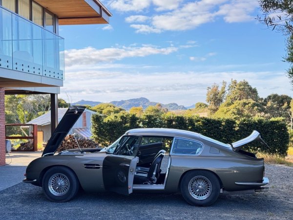 画像47: 1967 アストンマーティン DB6 Vantage