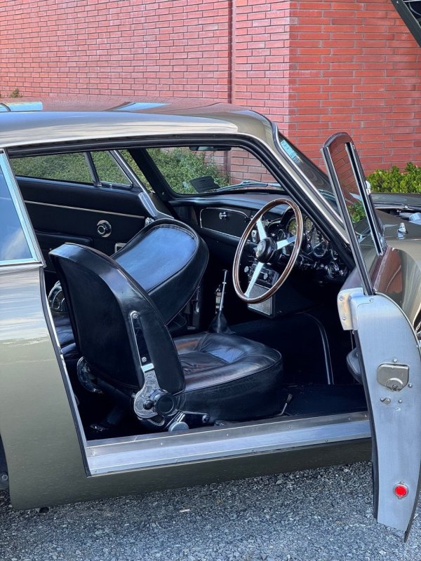 画像49: 1967 アストンマーティン DB6 Vantage